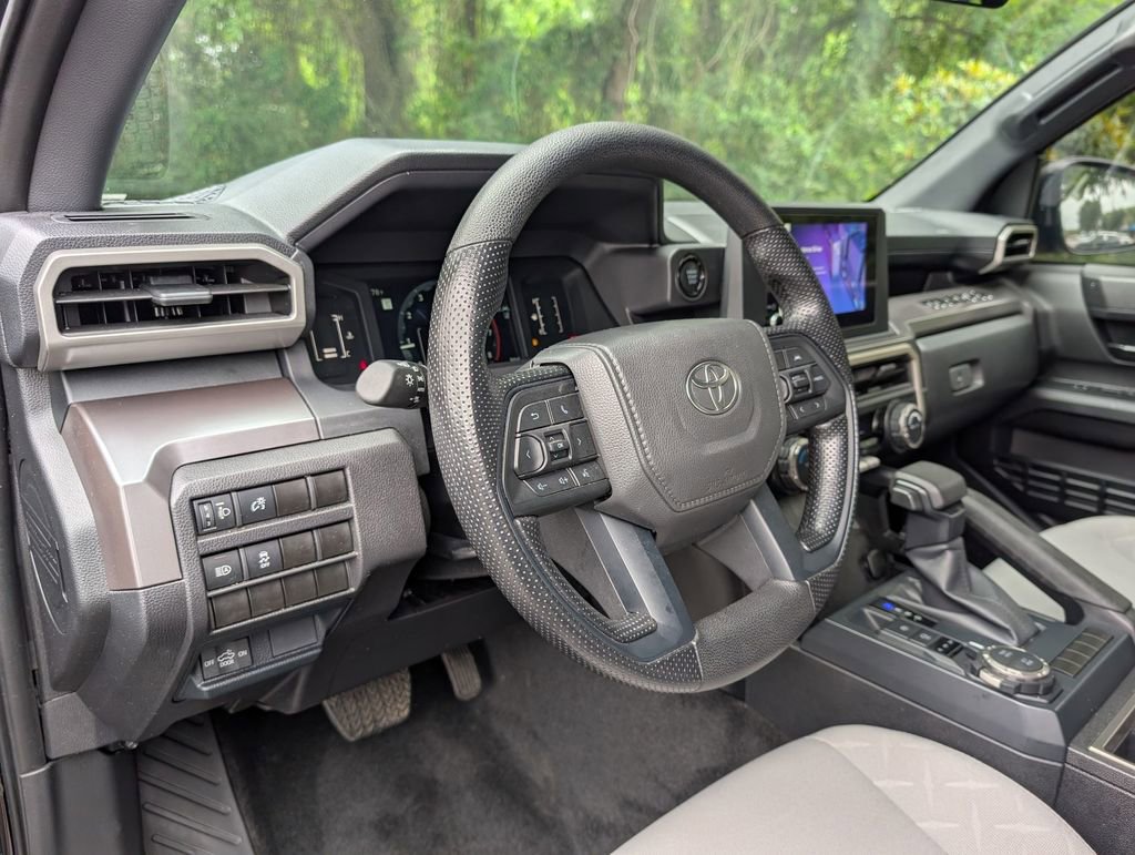 Used 2025 Toyota Tacoma SR5 AWD/4WD image 31