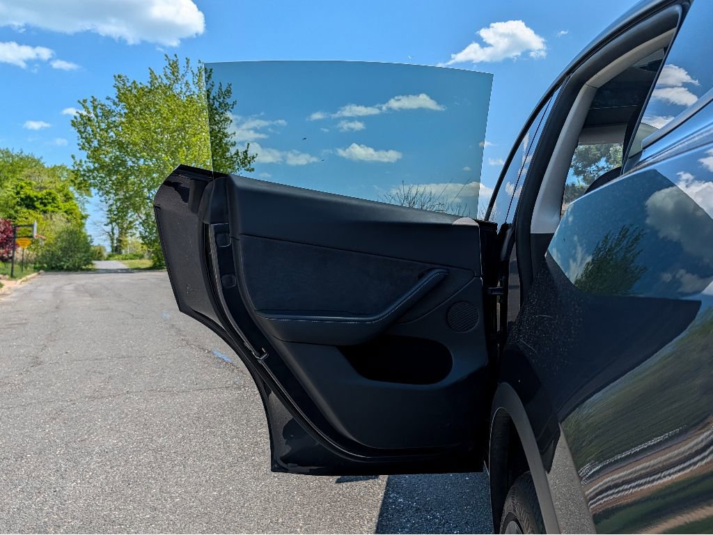 Used 2024 Tesla Model Y Long Range AWD/4WD image 11