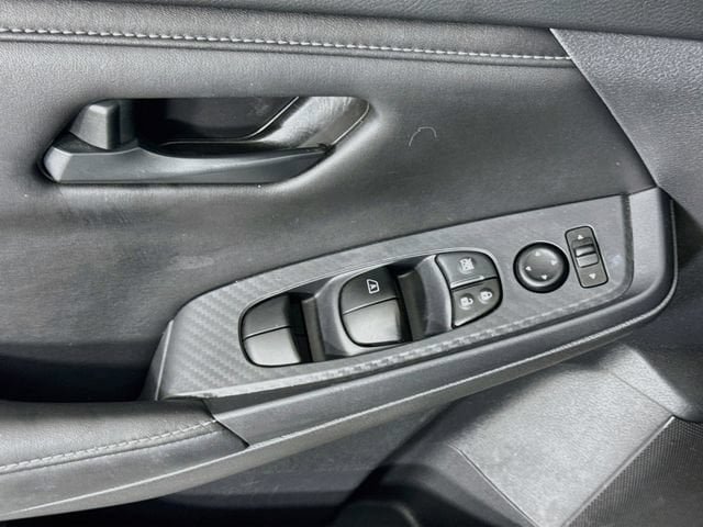 Used 2025 Nissan Sentra S FWD image 17