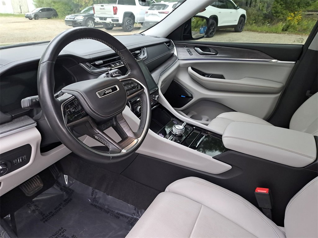 Used 2022 Jeep Grand Cherokee L Overland w/ Luxury Tech Group IV image 18