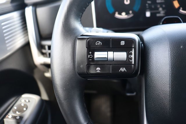 Used 2025 Hyundai Santa Fe SEL image 21