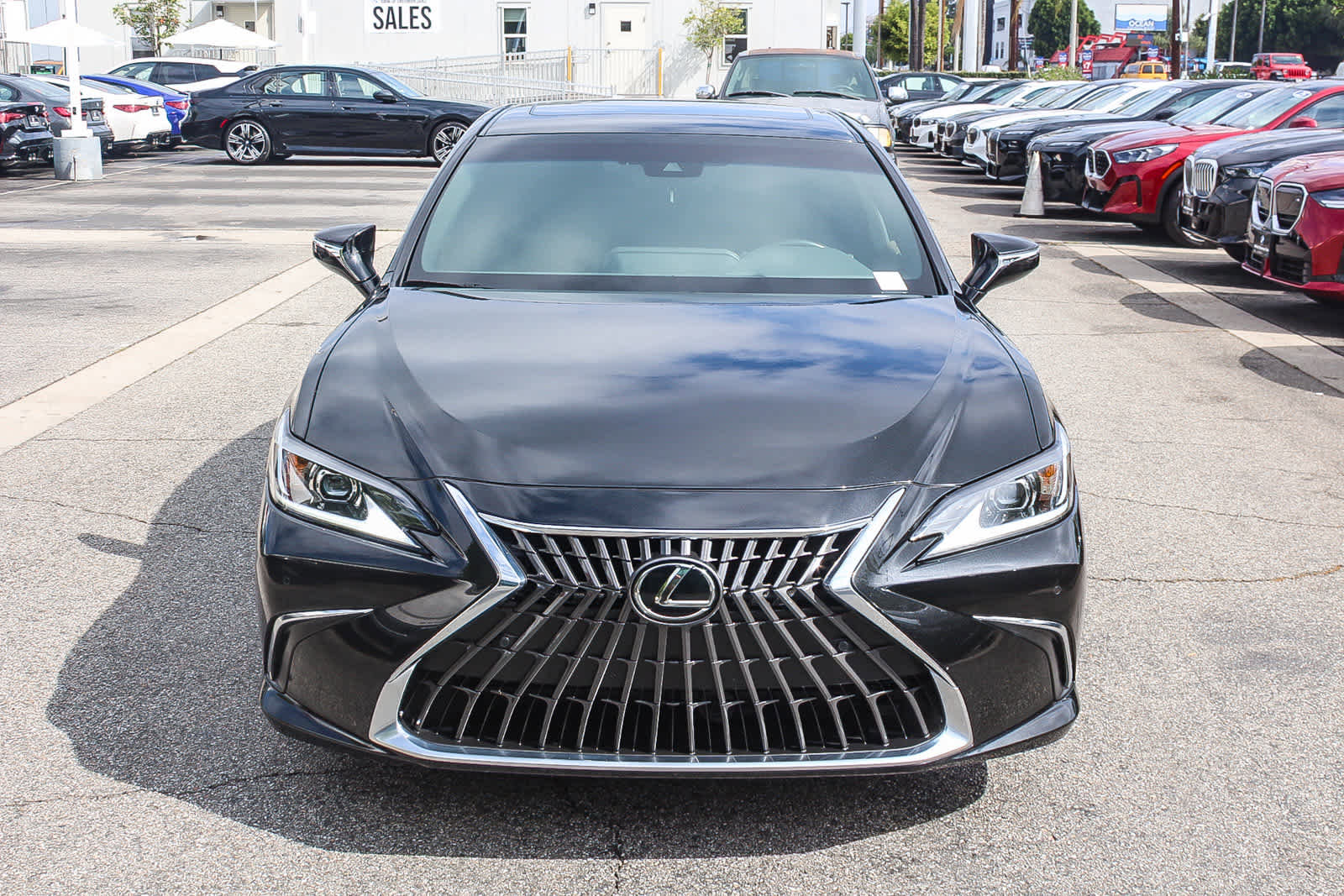 Used 2025 Lexus ES 300h w/ Premium Package image 3