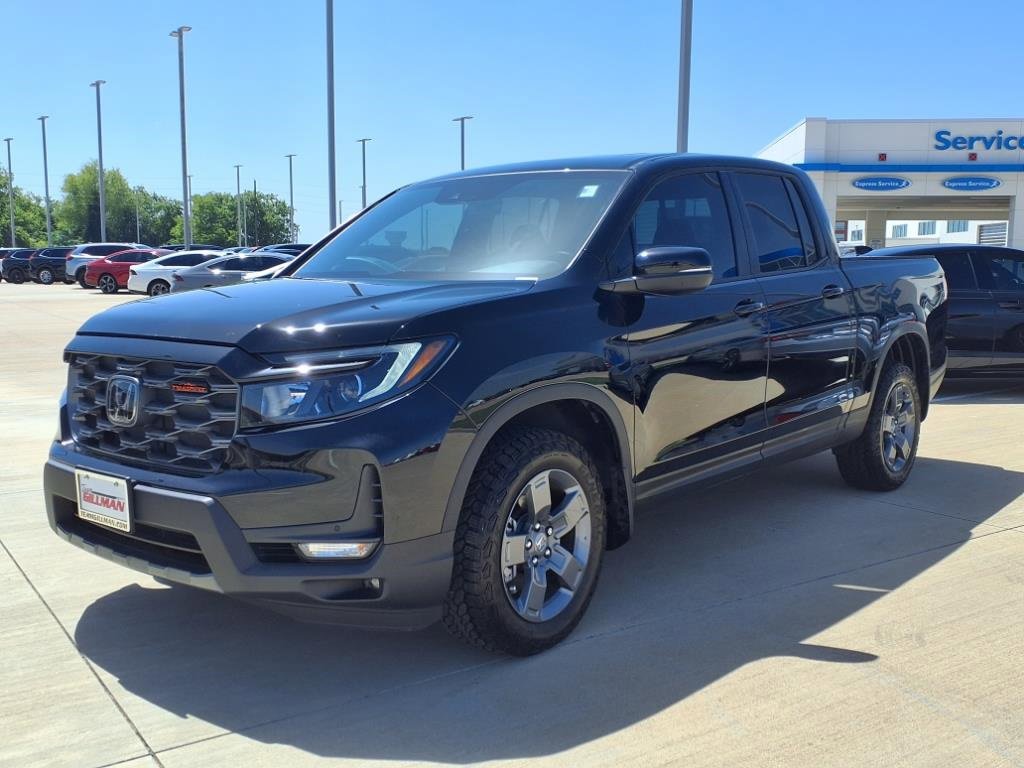 Used 2025 Honda Ridgeline TrailSport image 3