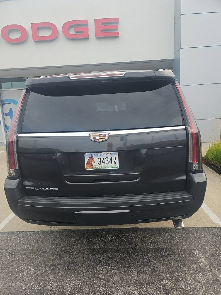Used 2016 Cadillac Escalade ESV Luxury AWD/4WD image 5