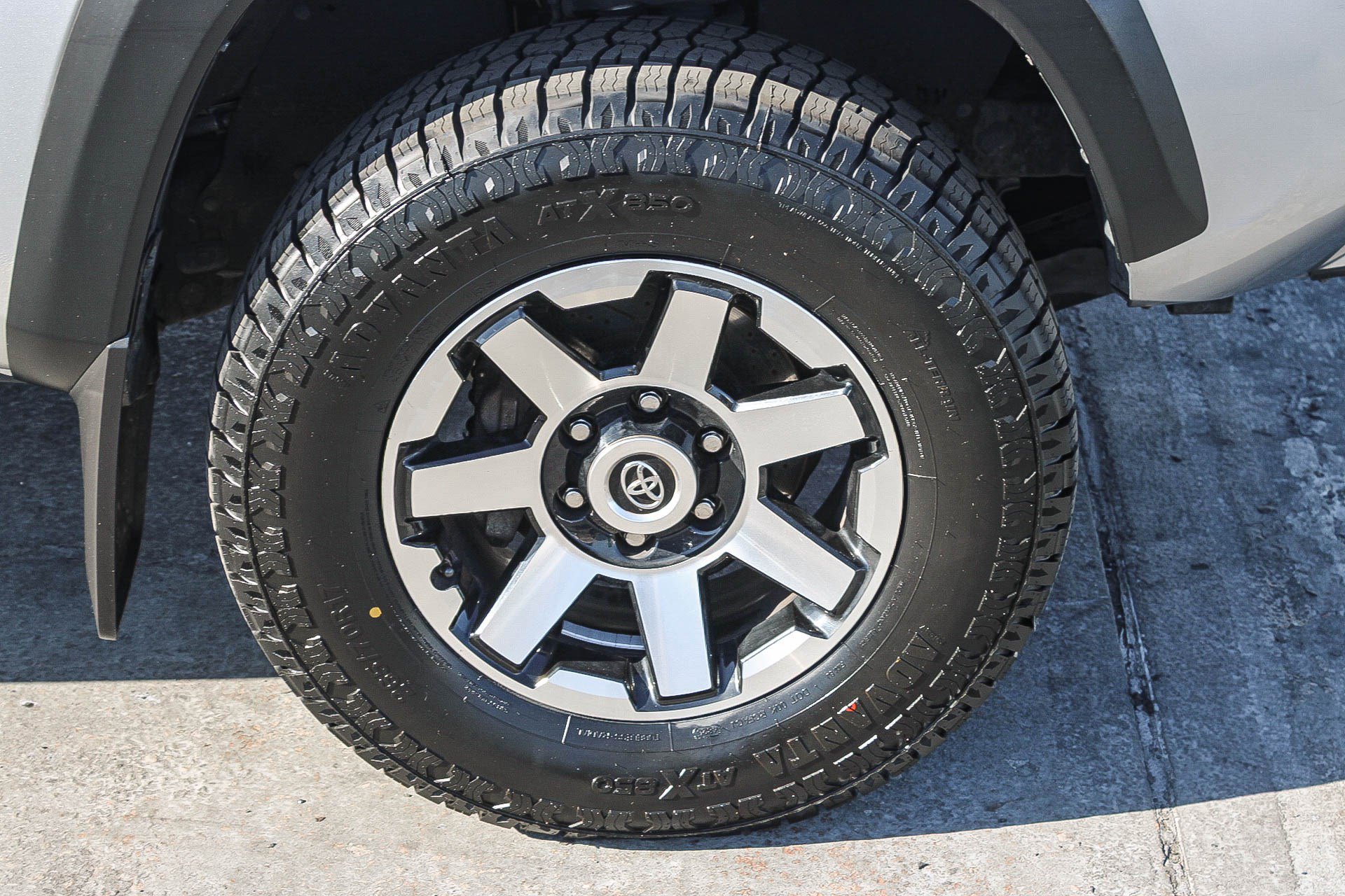 Used 2017 Toyota Tacoma TRD Sport image 11