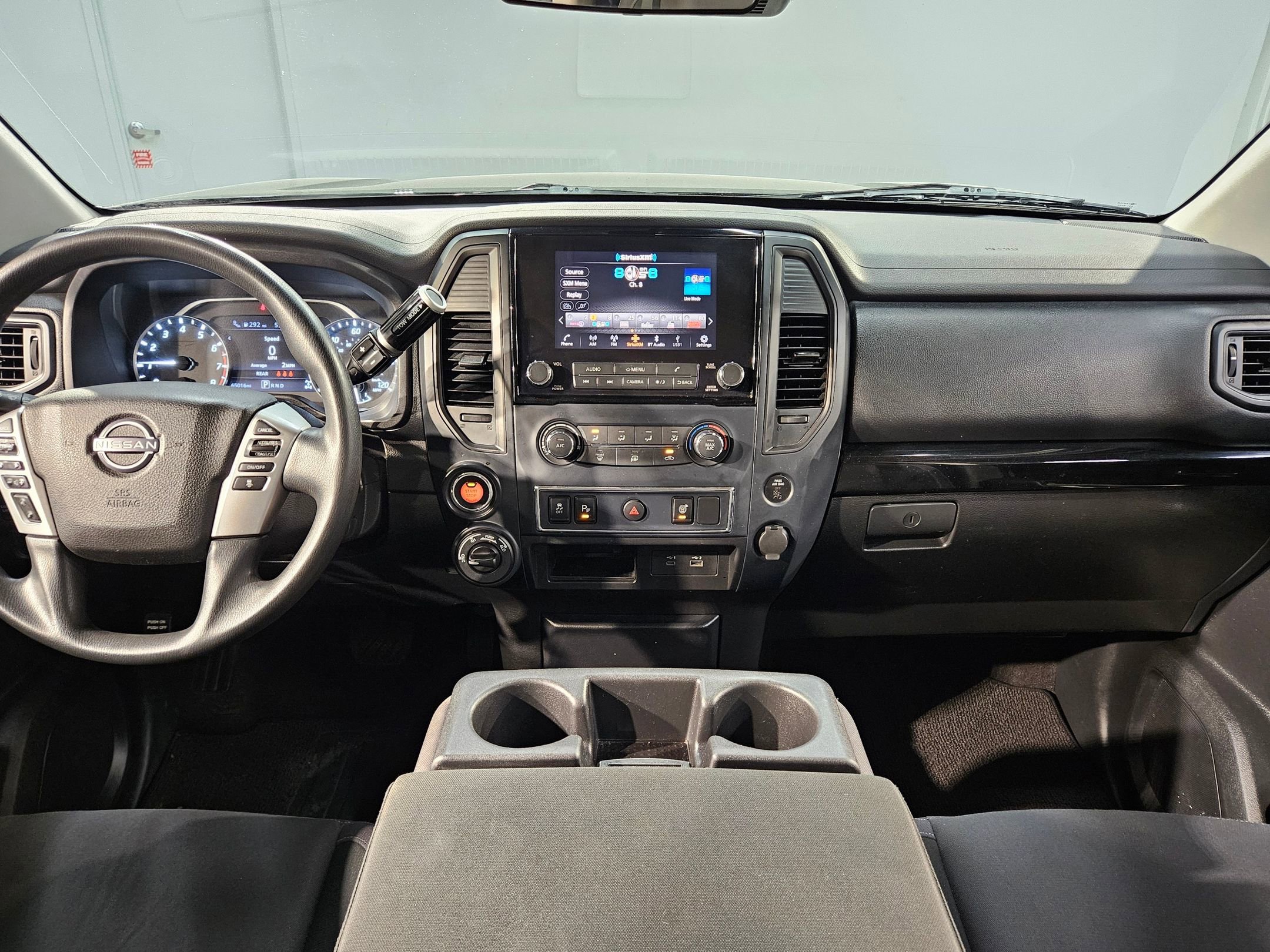 Used 2023 Nissan Titan SV image 10
