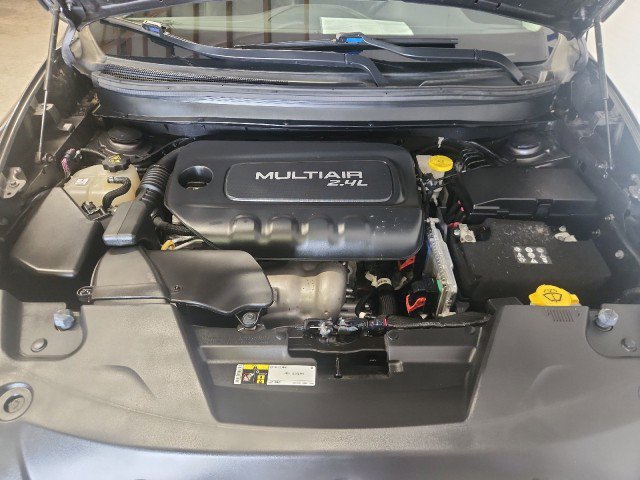 Used 2018 Jeep Cherokee Latitude Plus w/ Comfort/Convenience Group image 7