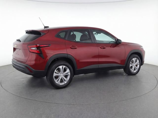 Used 2024 Chevrolet Trax LS FWD image 4