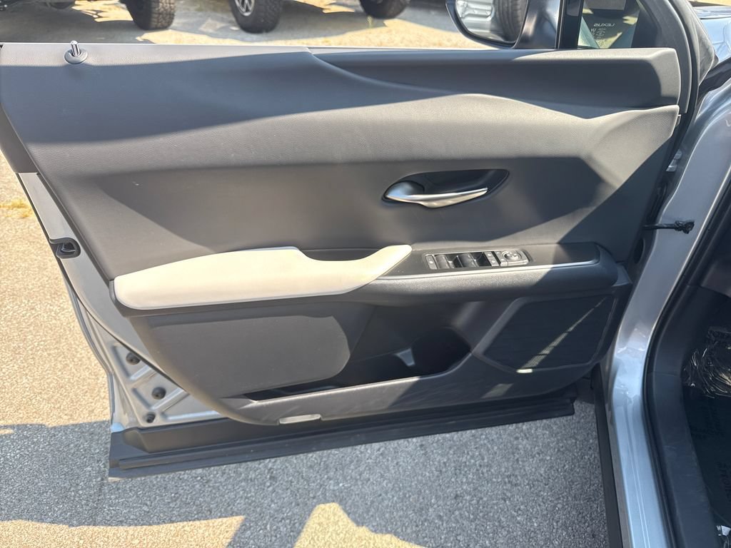 Used 2025 Lexus UX 300h AWD w/ Cold Area Package image 12