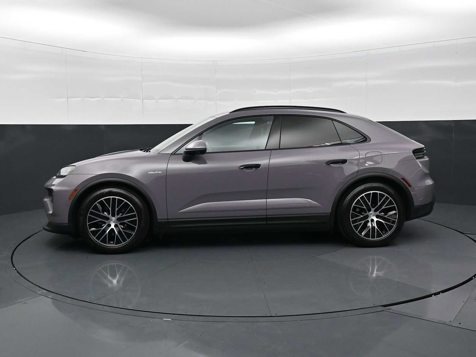 New 2026 Porsche Macan 4 Electric AWD/4WD image 2