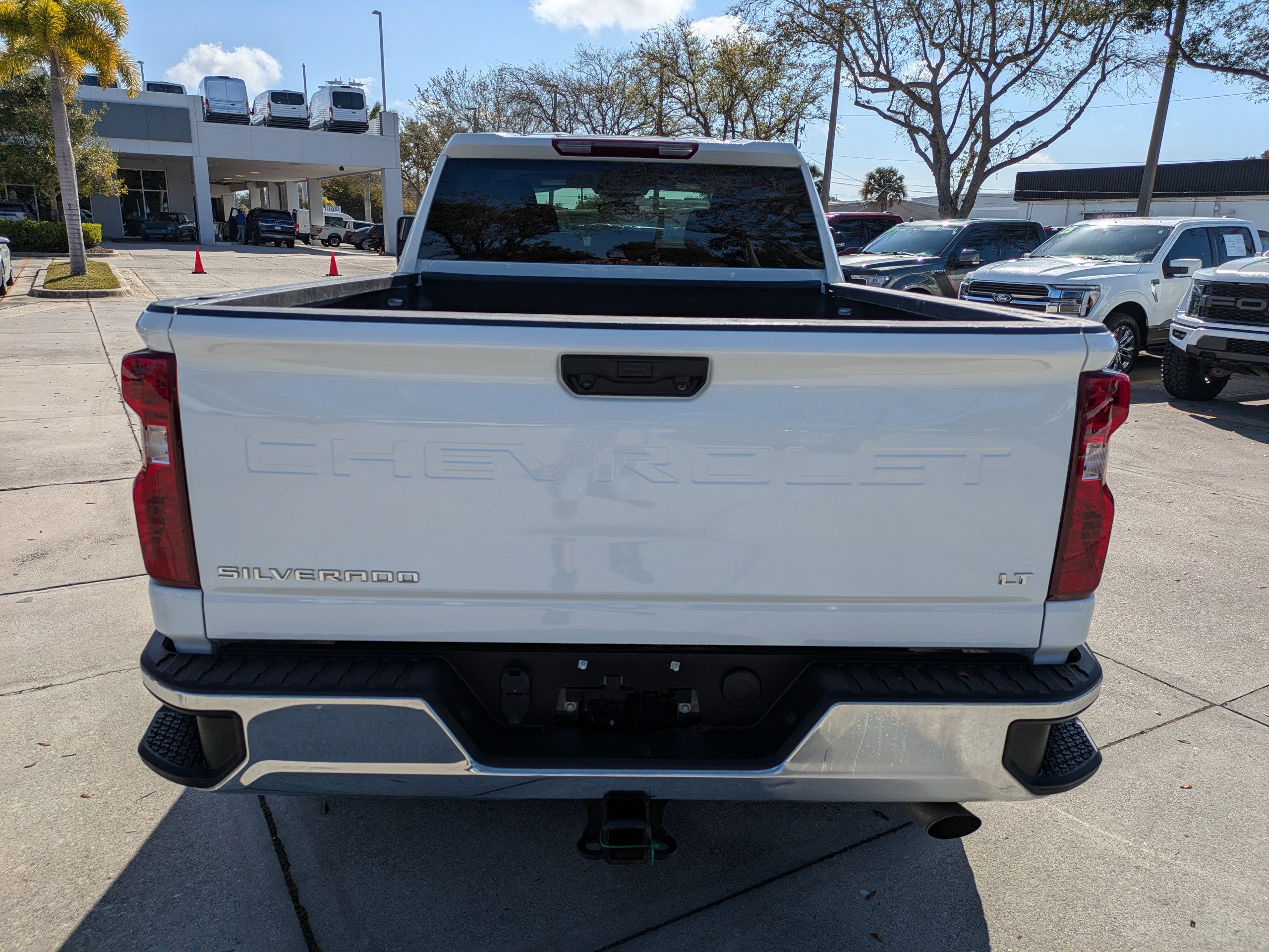 Used 2025 Chevrolet Silverado 2500 LT w/ Convenience Package AWD/4WD image 5