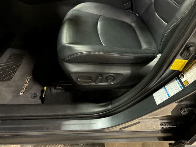 Used 2019 Toyota RAV4 Limited w/ Carpet Mat Package AWD/4WD image 24