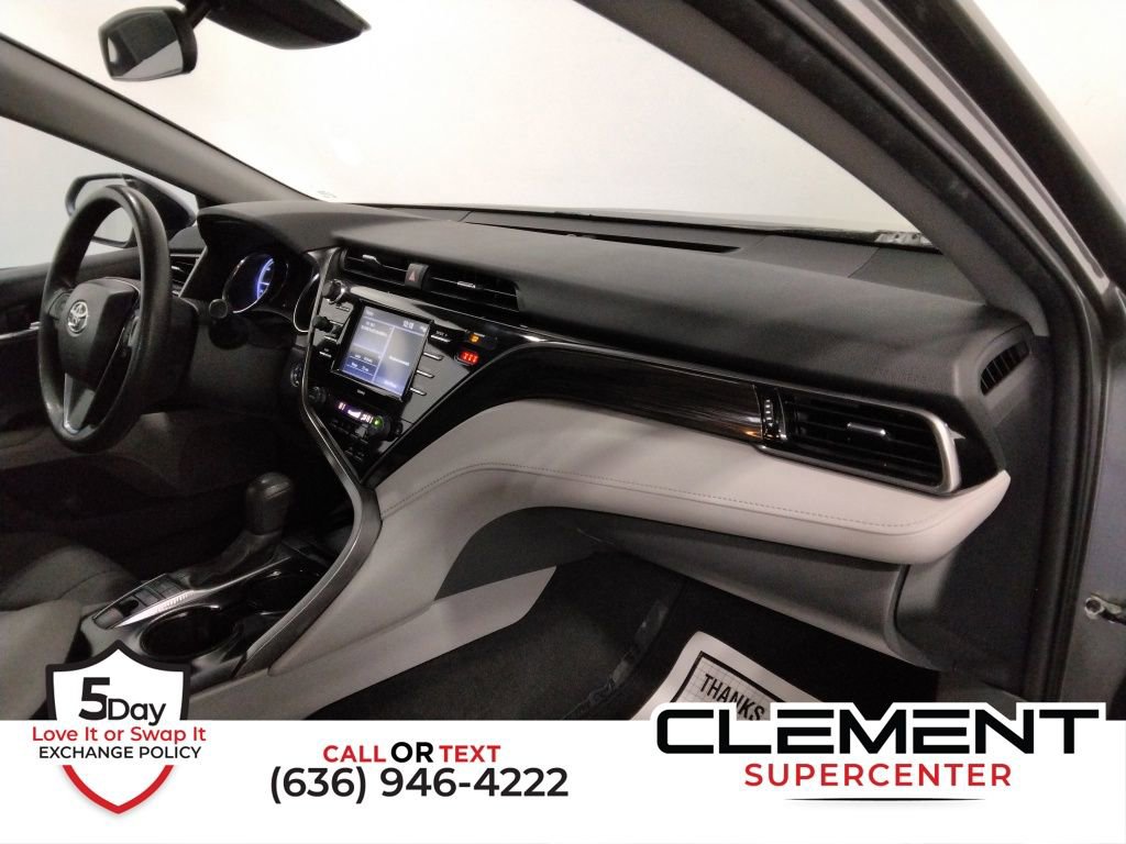 Used 2020 Toyota Camry LE image 34