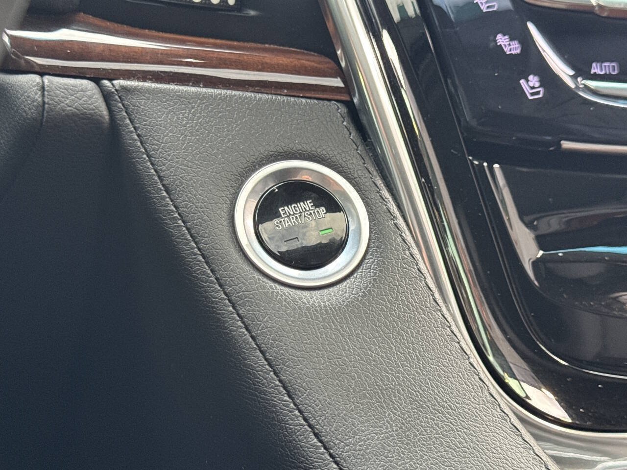 Used 2016 Cadillac Escalade Premium AWD/4WD image 37