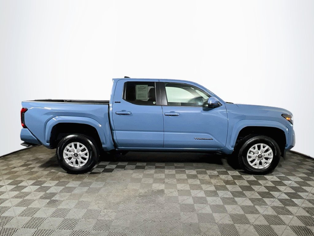 Certified 2026 Toyota Tacoma SR5 AWD/4WD image 8
