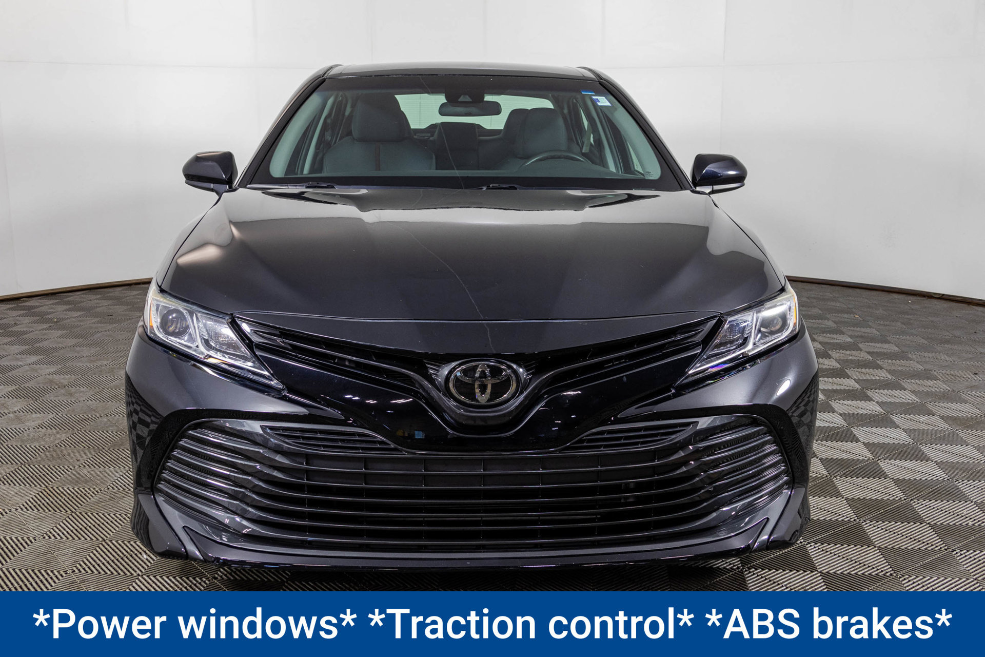 Used 2018 Toyota Camry LE FWD image 8