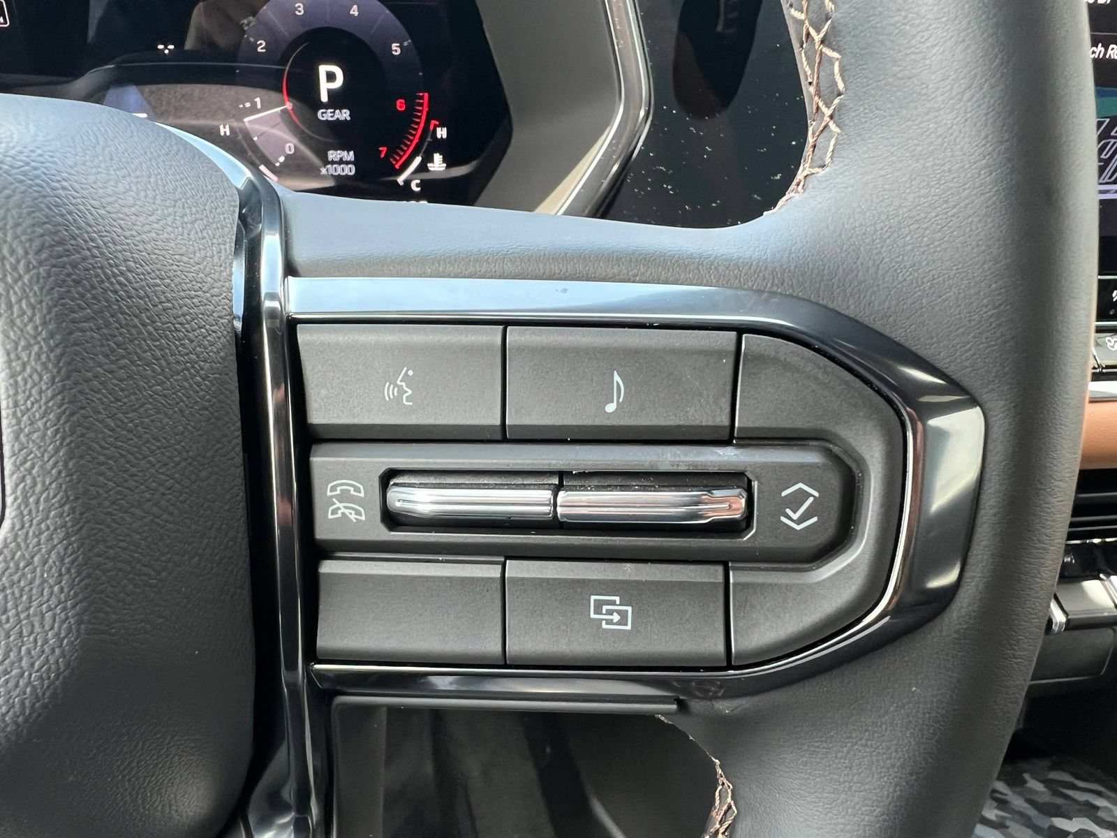 Used 2026 GMC Canyon AT4 AWD/4WD image 33