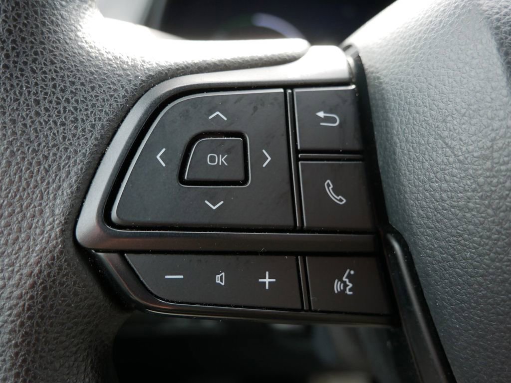 Used 2025 Toyota Sienna LE FWD image 31