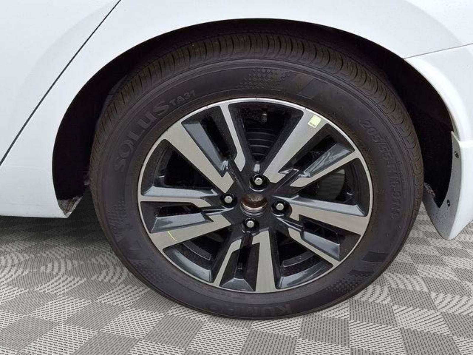 New 2025 Nissan Versa S w/ S Plus Package FWD image 5