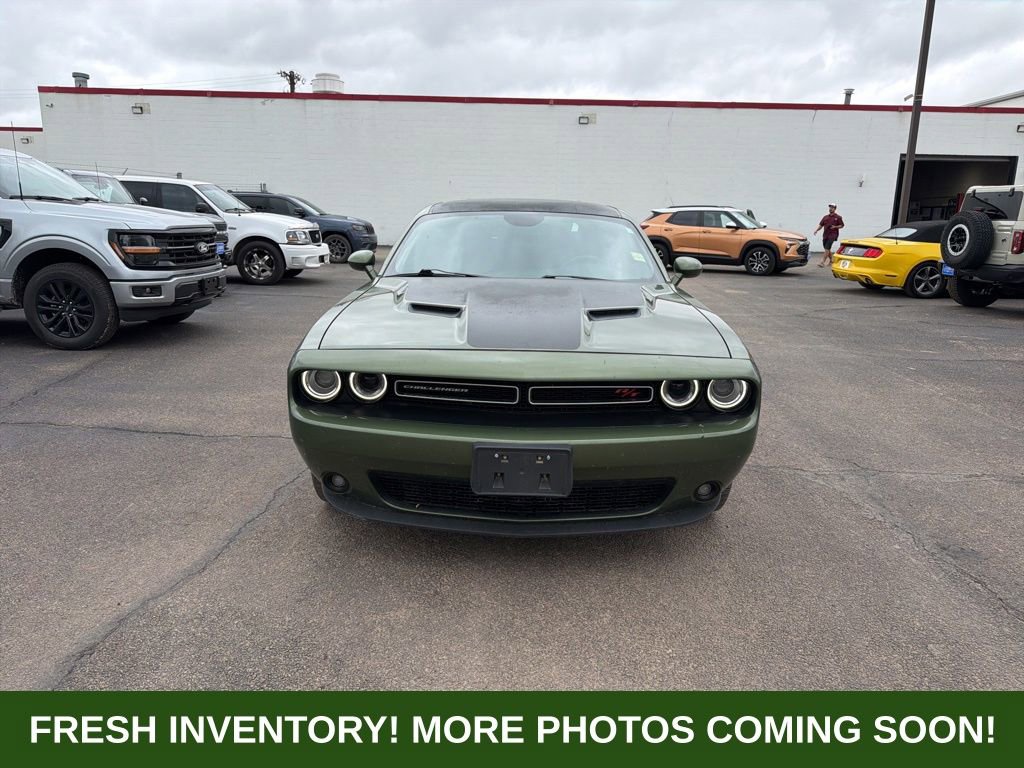 Used 2018 Dodge Challenger R/T w/ Driver Convenience Group RWD image 2