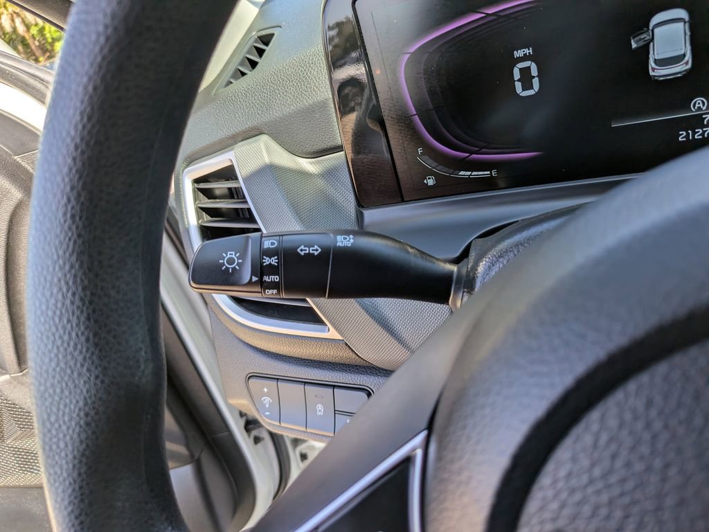 Certified 2025 Kia Seltos LX AWD/4WD image 30