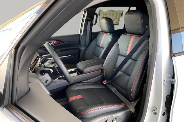 New 2027 Chevrolet Traverse RS FWD image 9