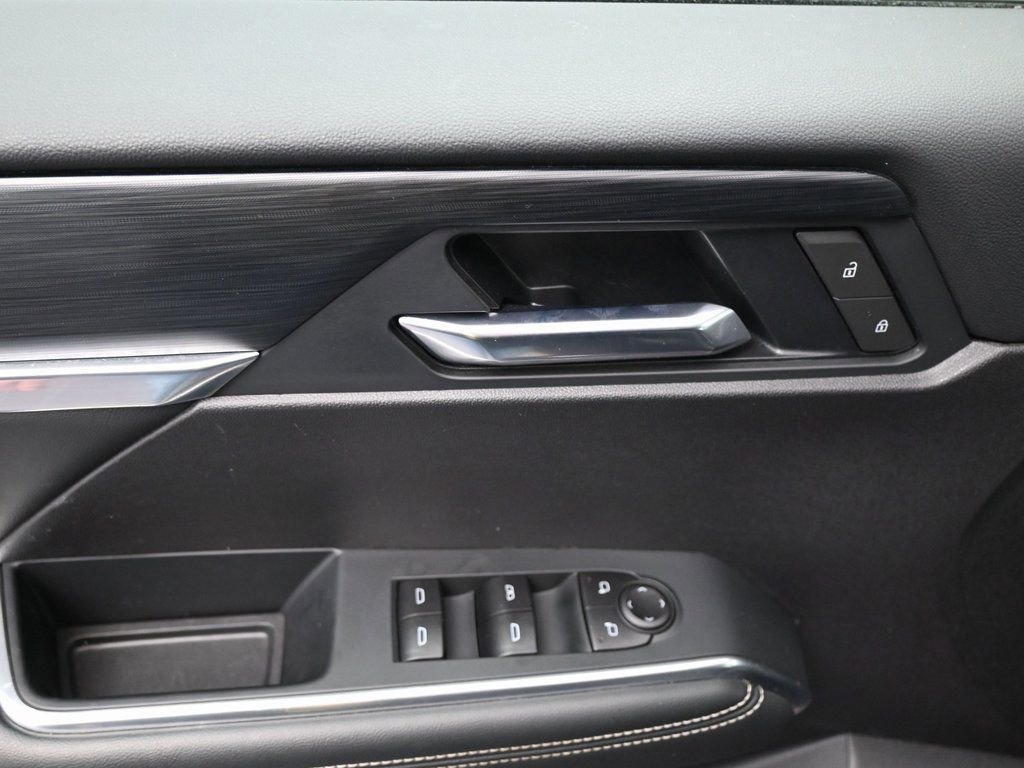 Used 2025 GMC Acadia Elevation image 11