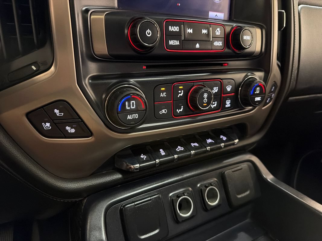 Used 2016 GMC Sierra 1500 Denali w/ Enhanced Driver Alert Package AWD/4WD image 21