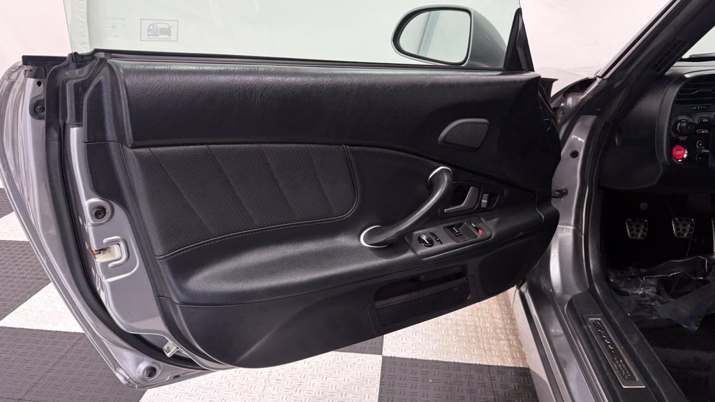 Used 2005 Honda S2000 image 14