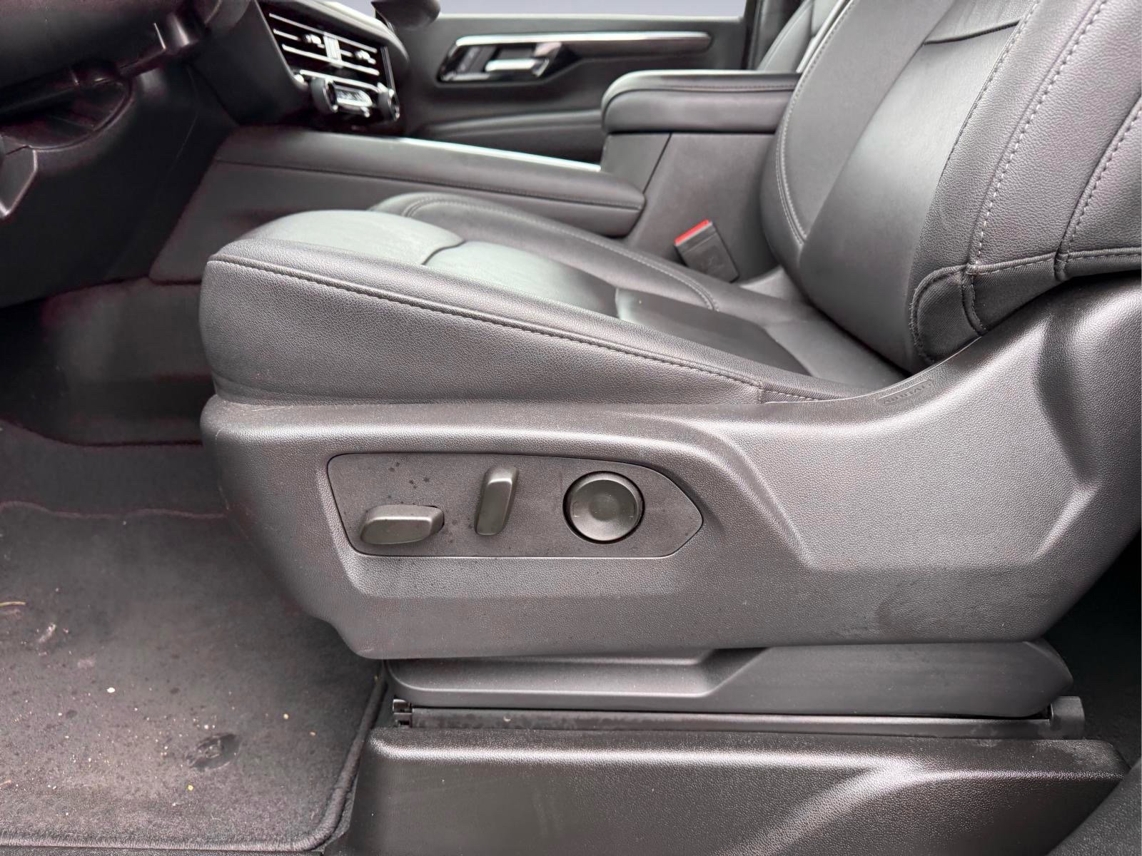 Used 2025 Chevrolet Tahoe LT AWD/4WD image 17