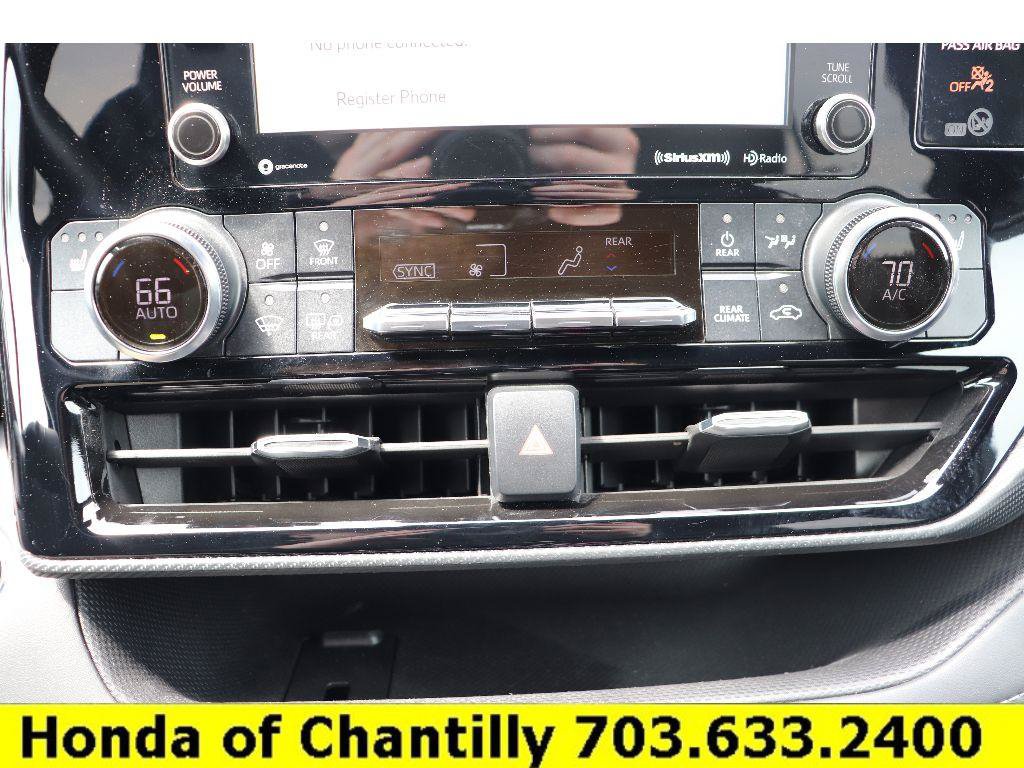 Used 2022 Toyota Highlander XSE FWD image 16