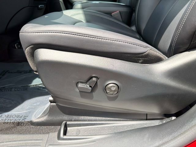Used 2025 Chrysler Pacifica Select FWD image 17