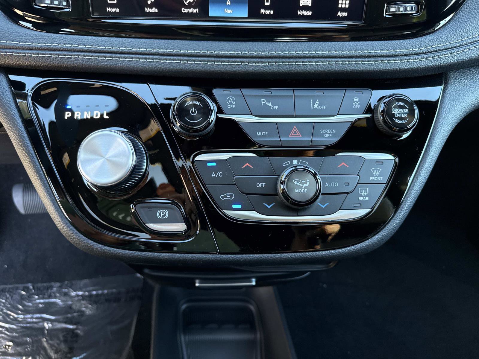 New 2026 Chrysler Pacifica Select image 28