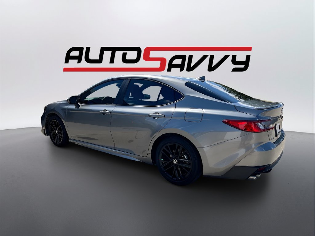 Used 2025 Toyota Camry SE FWD image 5
