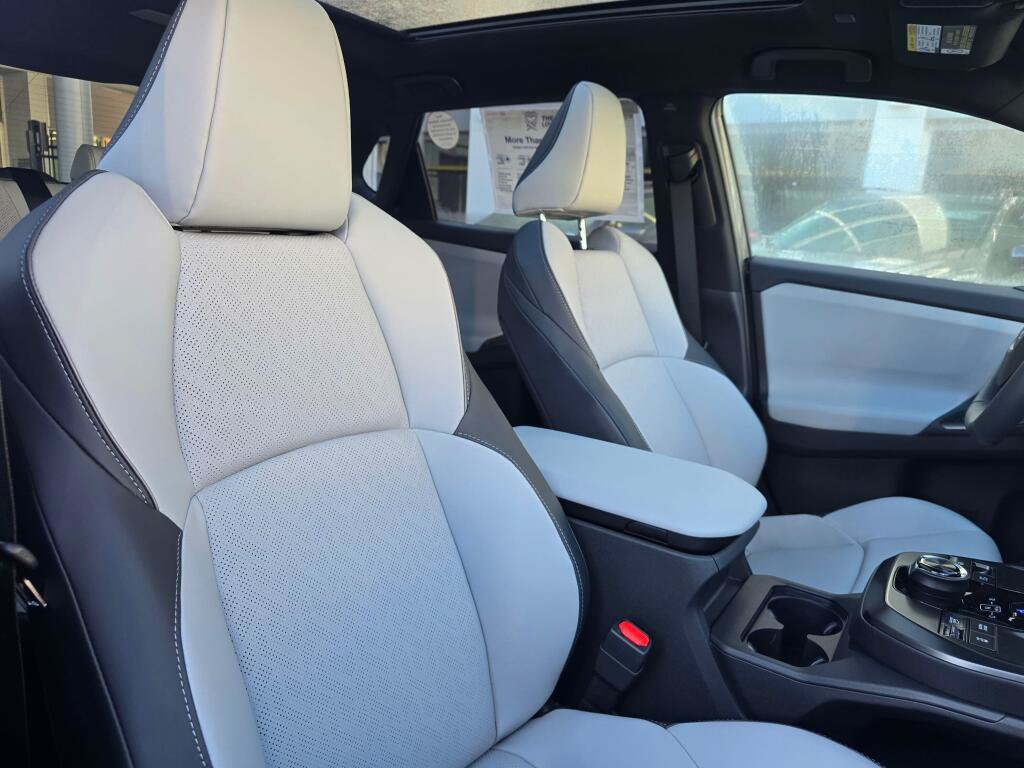 New 2026 Subaru Solterra AWD/4WD image 11