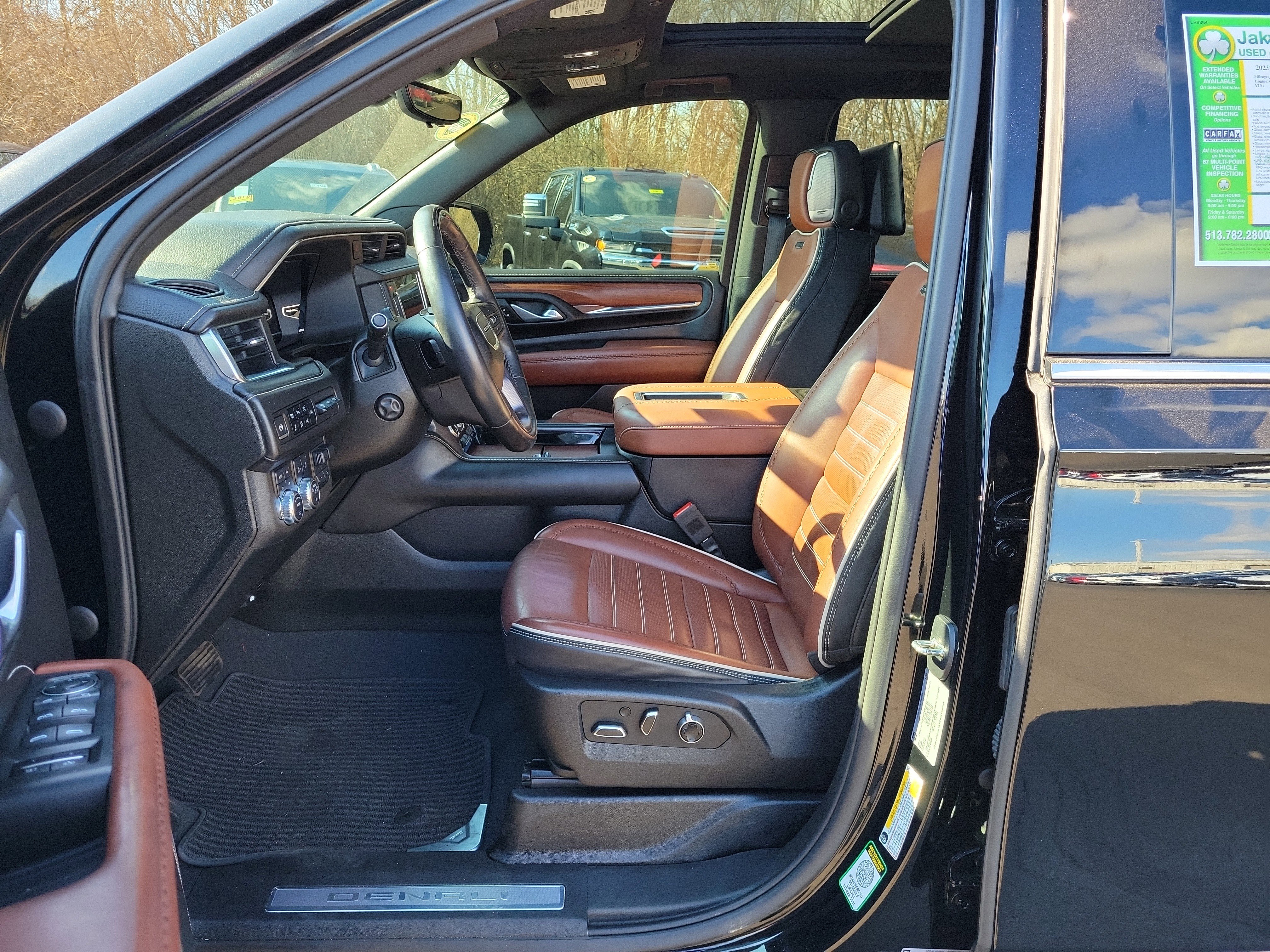 Used 2023 GMC Yukon Denali Ultimate image 16