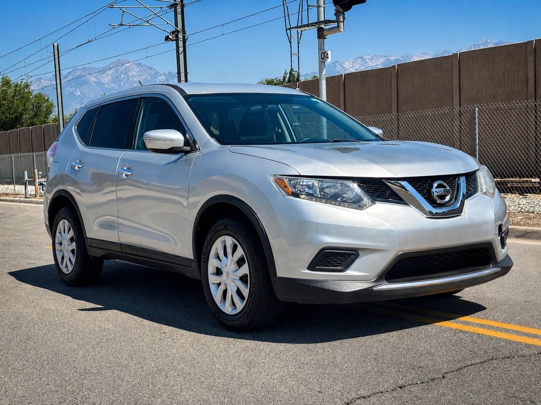 Used 2015 Nissan Rogue S w/ S Family Package FWD image 1