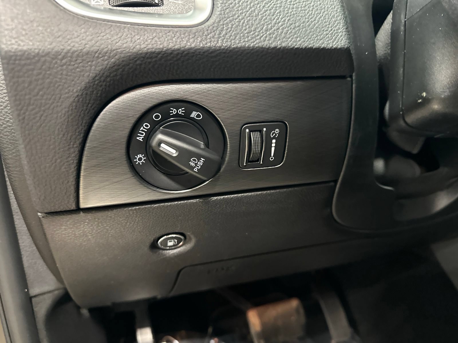 Used 2019 Dodge Durango Citadel w/ Technology Group AWD/4WD image 15