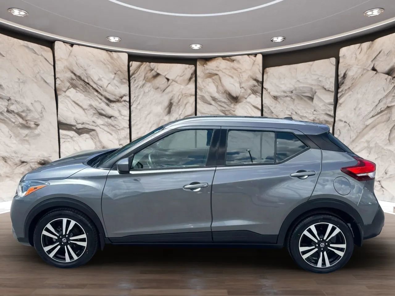 Used 2020 Nissan Kicks SV image 6