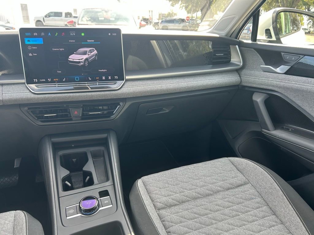 Used 2025 Volkswagen Tiguan S w/ 18" Wheel Package image 11