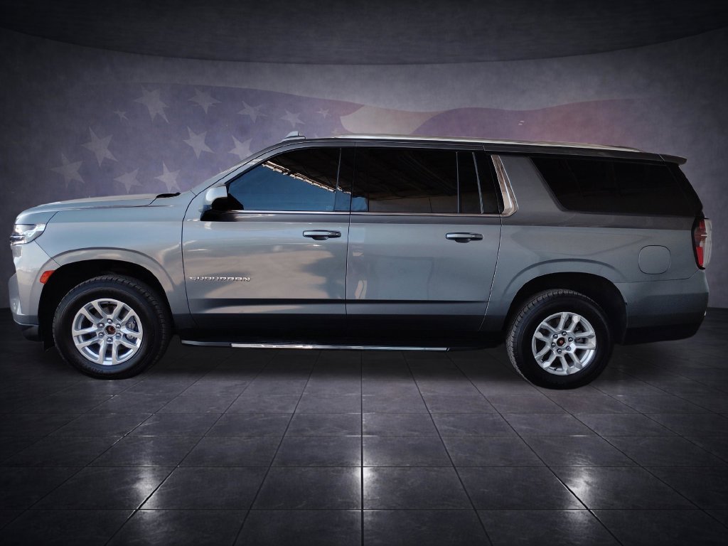 Used 2022 Chevrolet Suburban LT RWD image 2