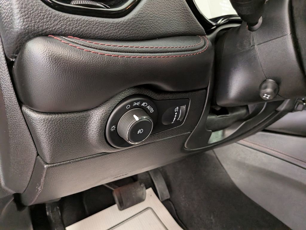 Certified 2021 Dodge Durango R/T w/ Technology Group image 22