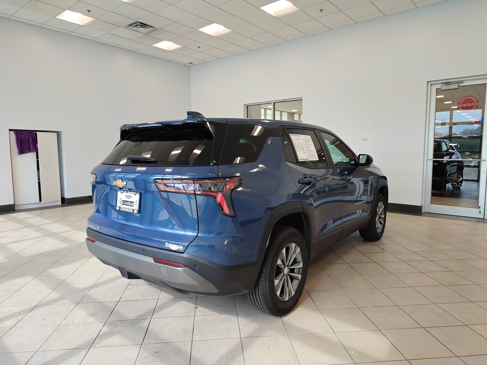 Used 2026 Chevrolet Equinox LT AWD/4WD image 3