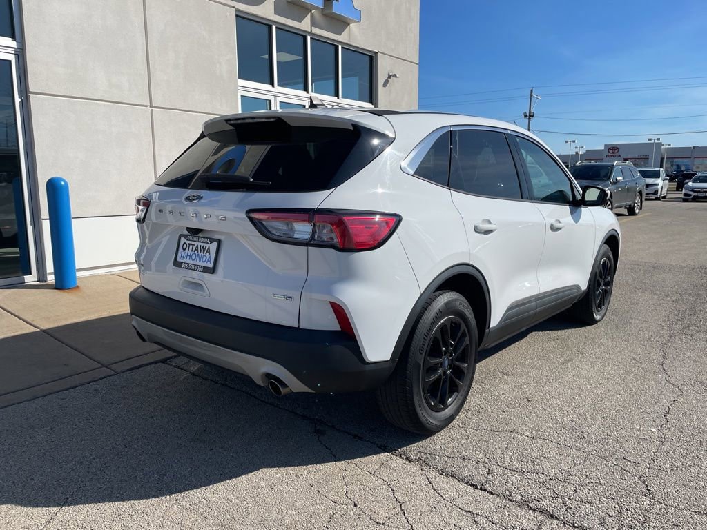 Used 2020 Ford Escape SE image 5