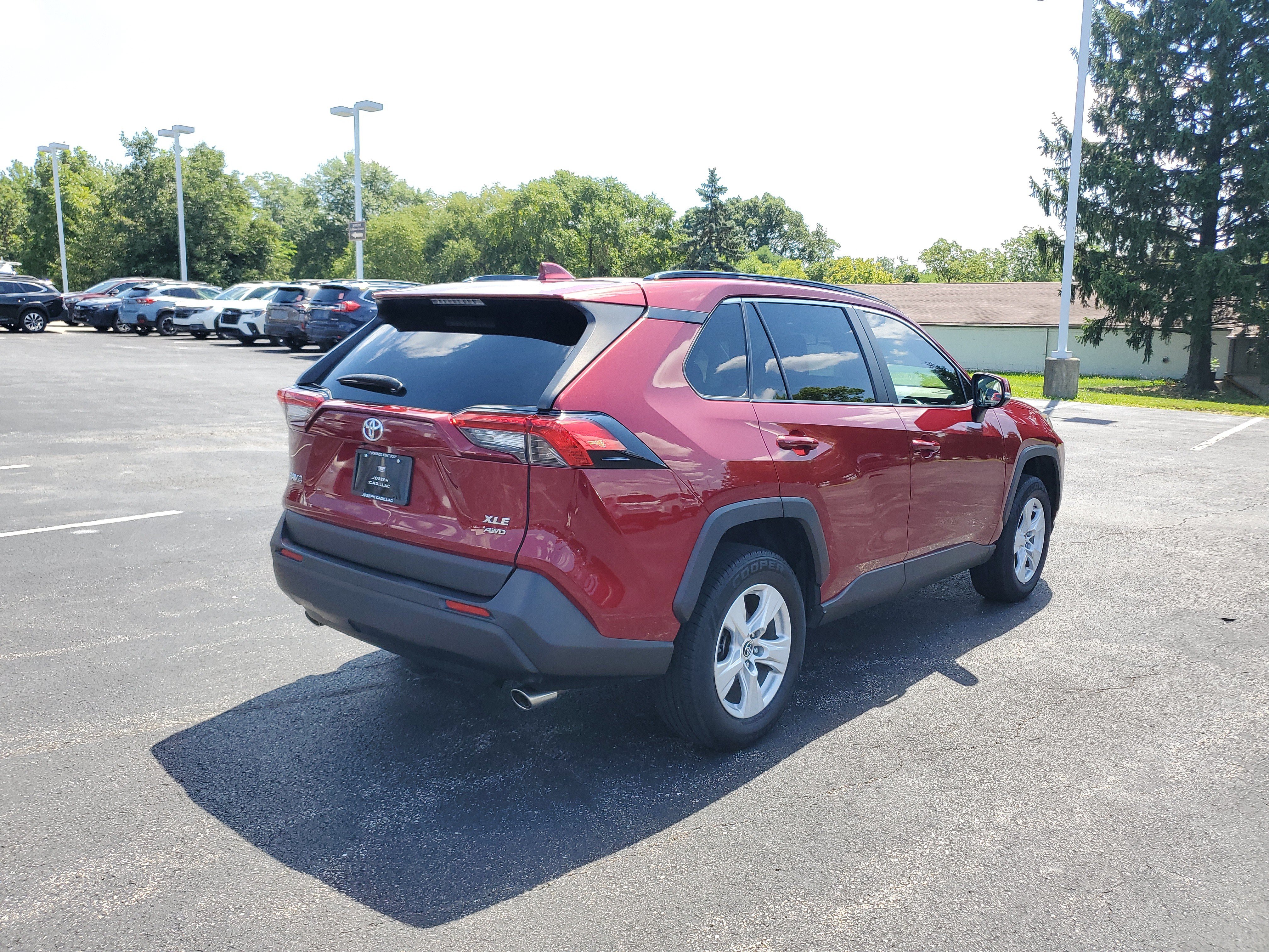 Used 2019 Toyota RAV4 XLE w/ Convenience Package AWD/4WD image 3