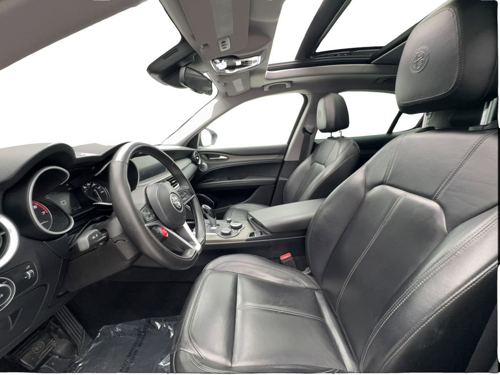 Used 2019 Alfa Romeo Stelvio Ti w/ Nero Edizione image 23