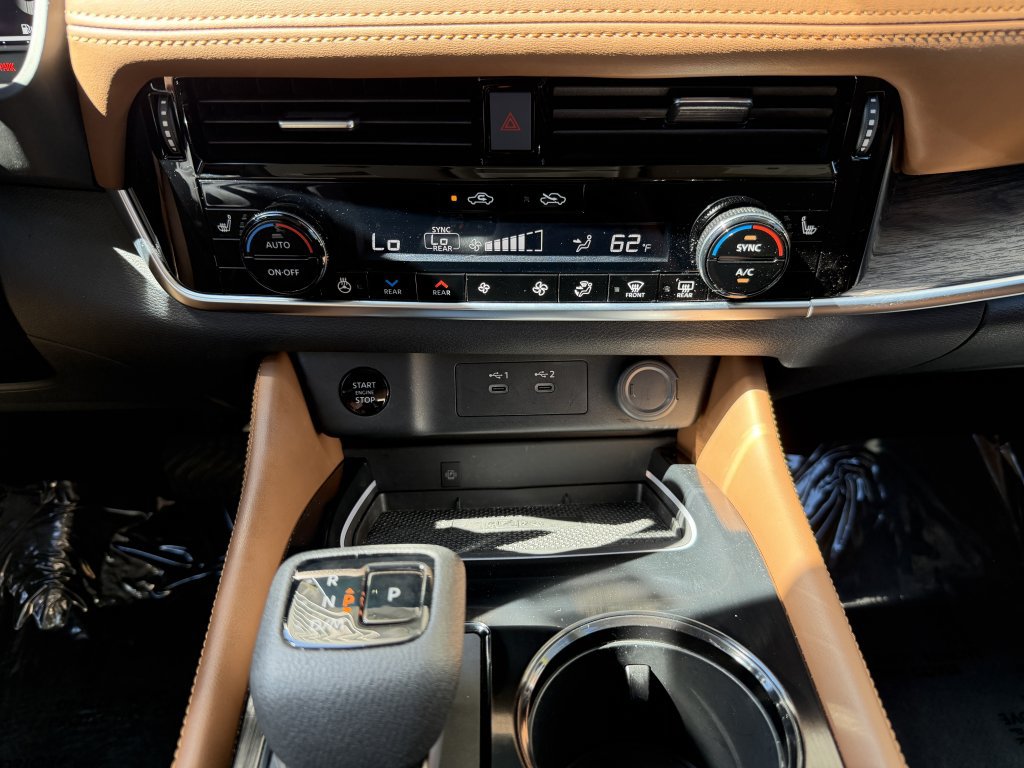 Used 2025 Nissan Rogue Platinum w/ Tech Package FWD image 25