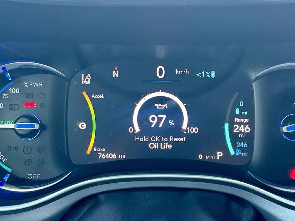 Used 2020 Chrysler Pacifica Limited FWD image 27