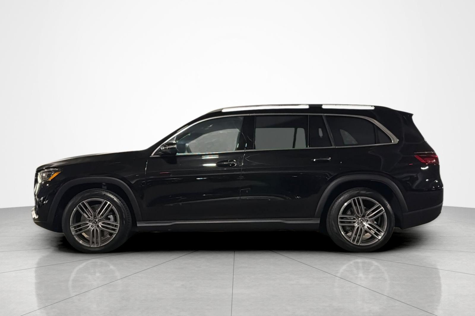 New 2026 Mercedes-Benz GLS 450 4MATIC image 2