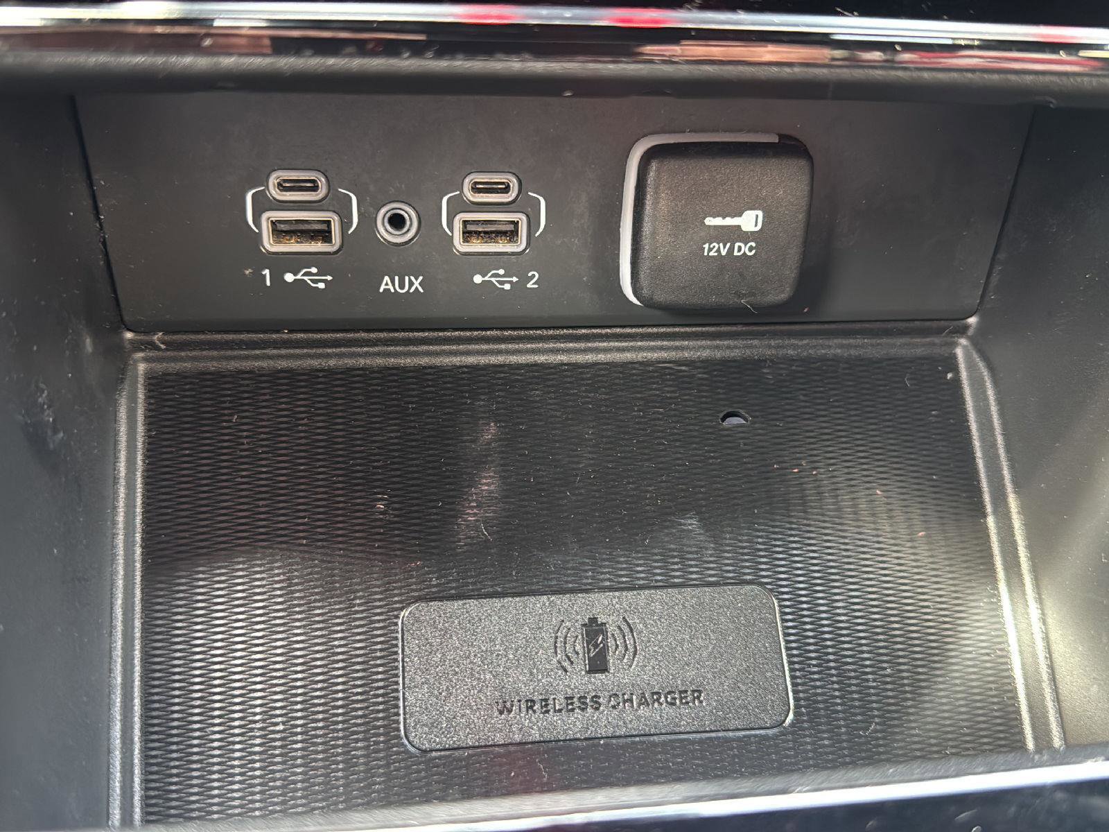 Used 2023 Jeep Grand Cherokee Altitude AWD/4WD image 19
